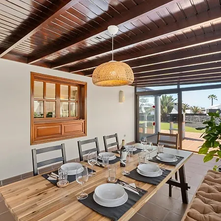 Villa Alana - Vacaciones Y Relax Playa Blanca  Exterior photo